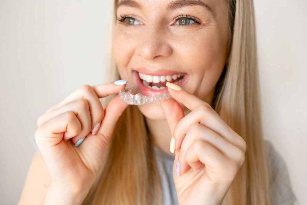 Modern Orthodontics in Aurora: Braces vs. Clear Aligners